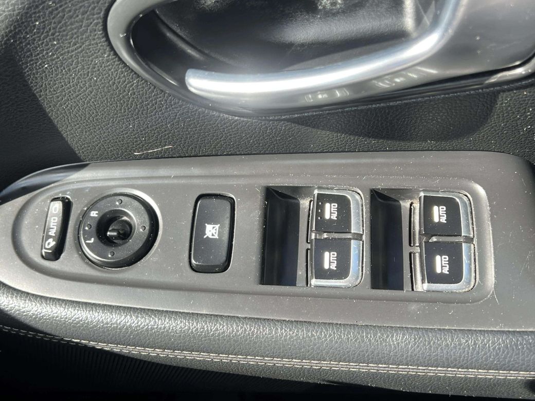 2014 Kia Carens