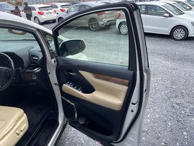 2015 Toyota Alphard