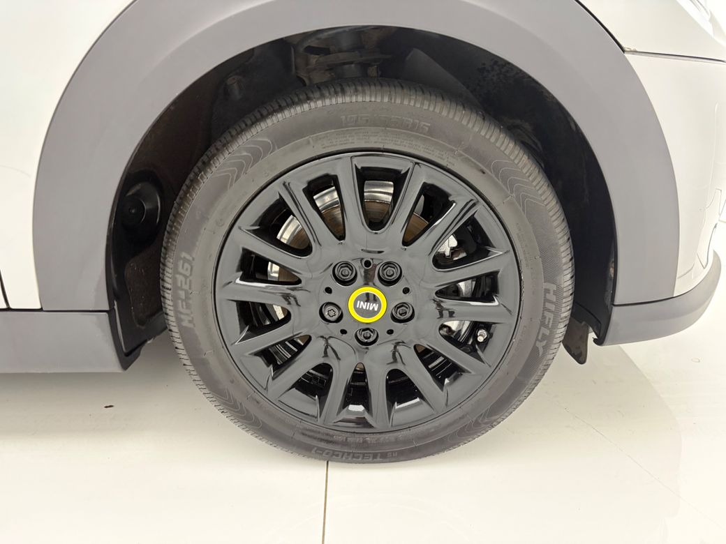 2023 Mini Hatch