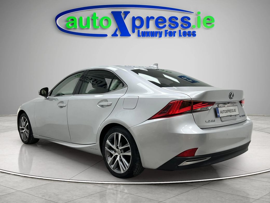 2019 Lexus IS 300h