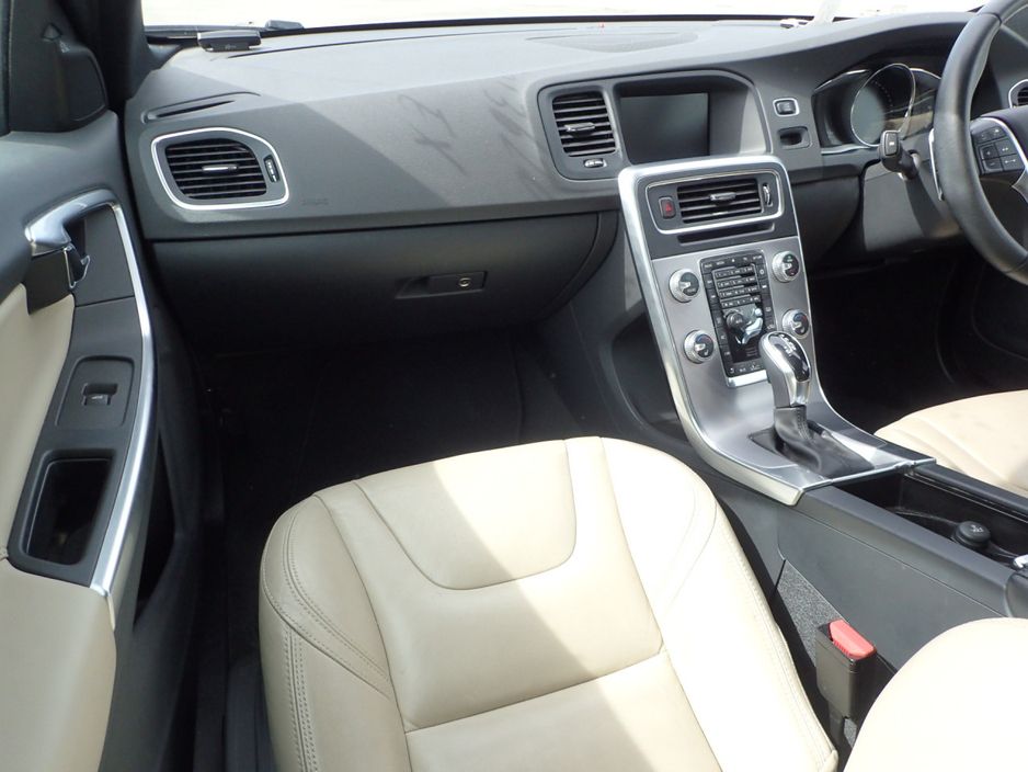 2017 Volvo V60