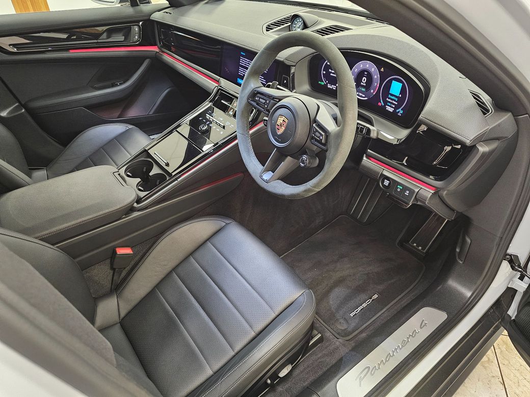 2025 Porsche Panamera