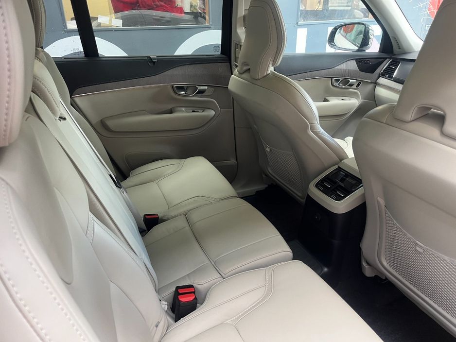 2023 Volvo XC90