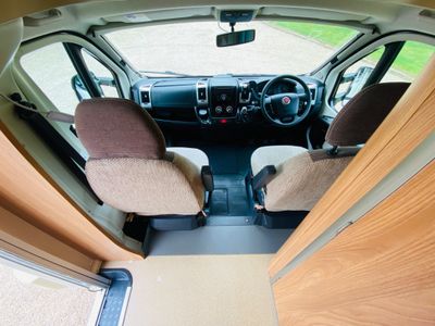 2013 SWIFT  SUNDANCE 582PR LOW PROFILE R.H.D 
