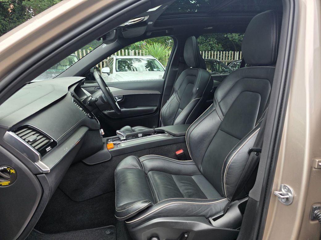2022 Volvo XC90
