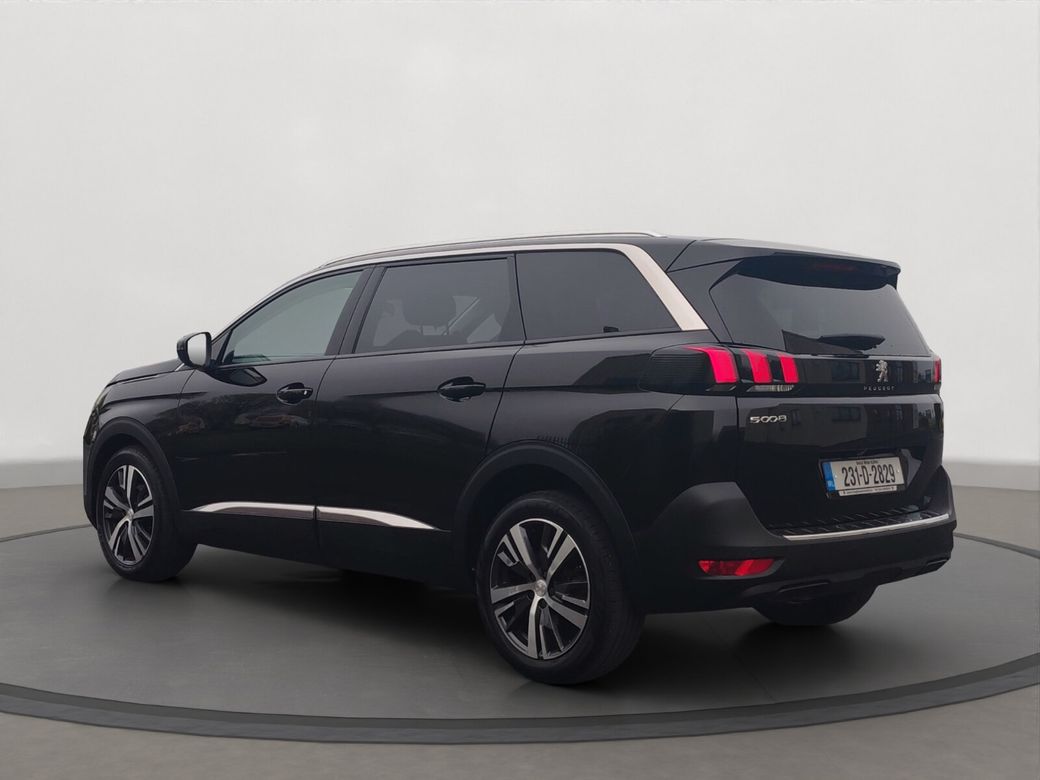 2023 Peugeot 5008