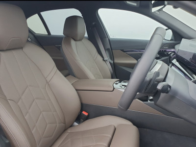 2026 BMW 530