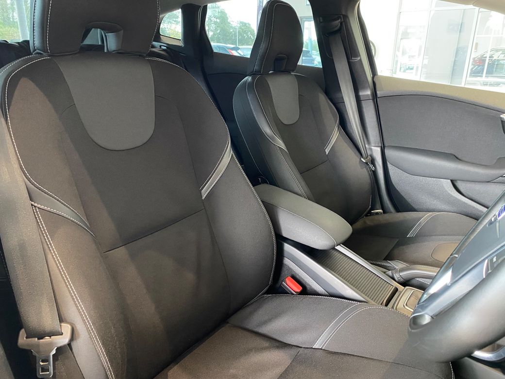 2016 Volvo V40