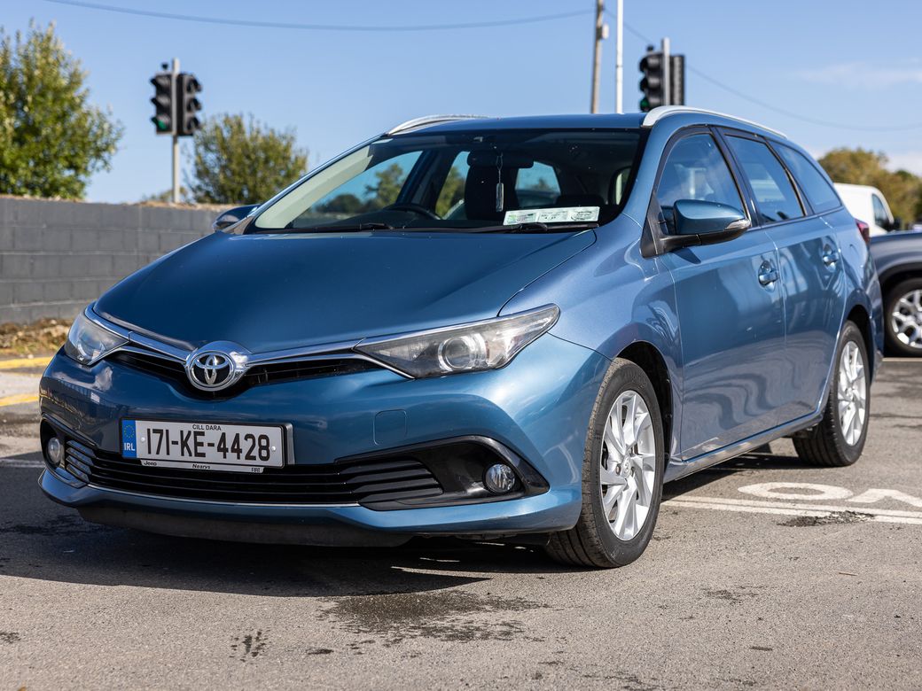 2017 Toyota Auris