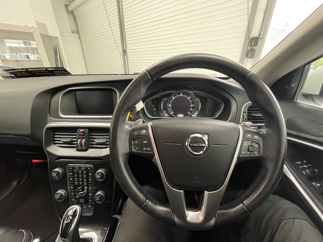 2017 Volvo V40