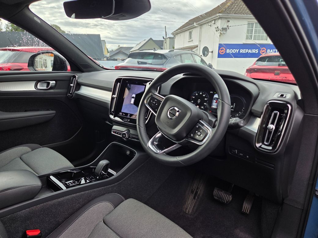 2023 Volvo XC40