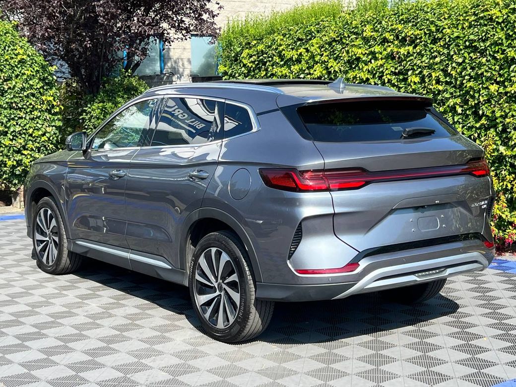 2025 BYD Seal U