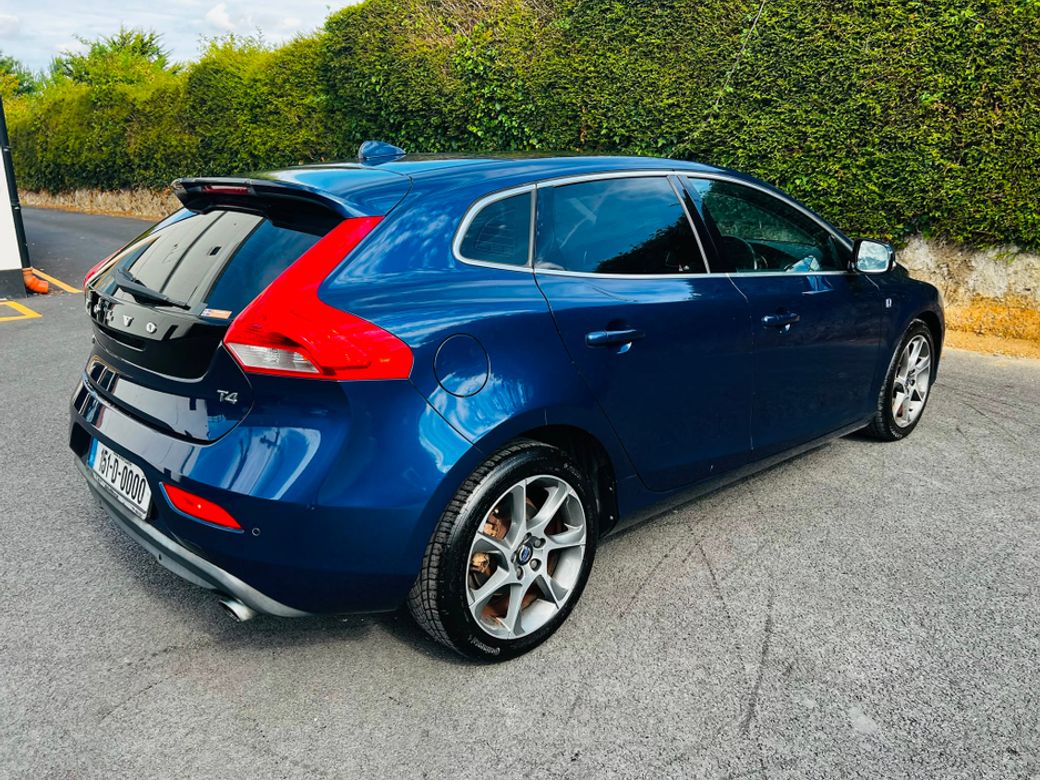 2015 Volvo V40