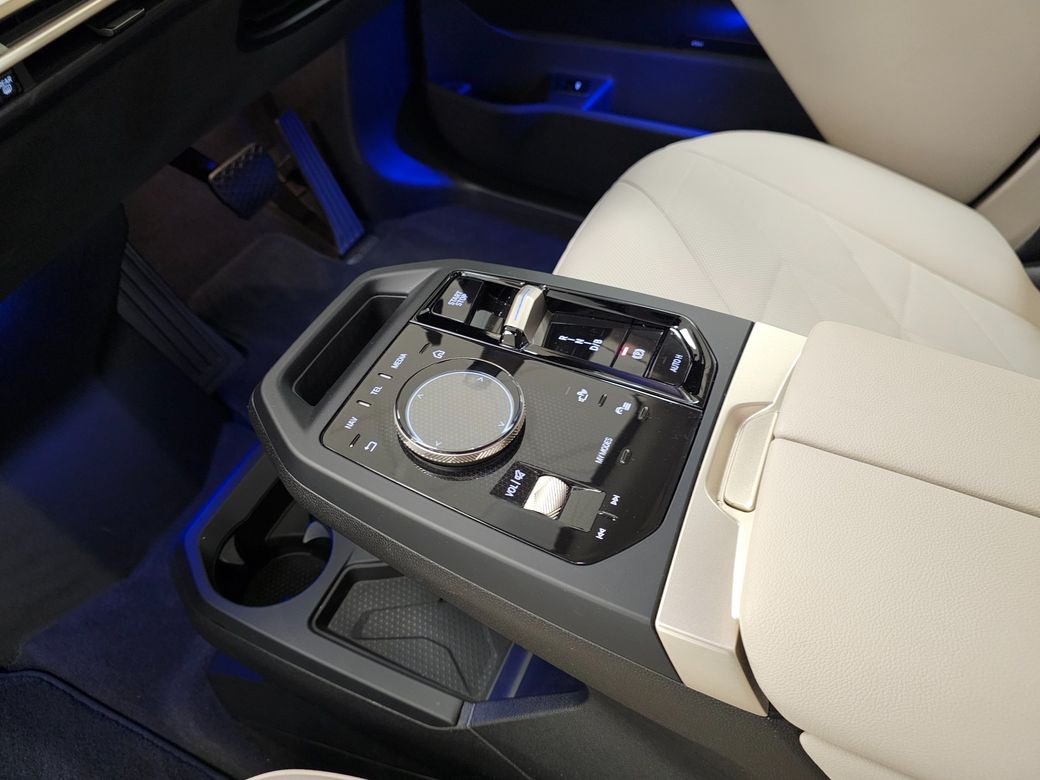 2024 BMW iX