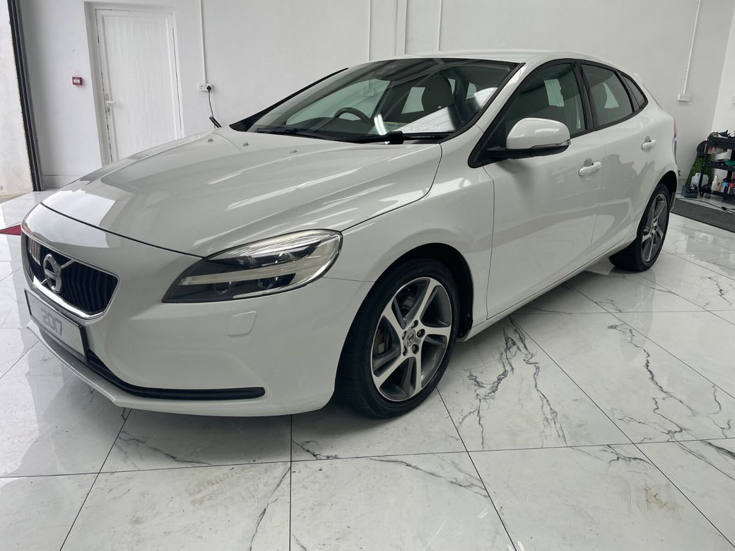 2017 Volvo V40