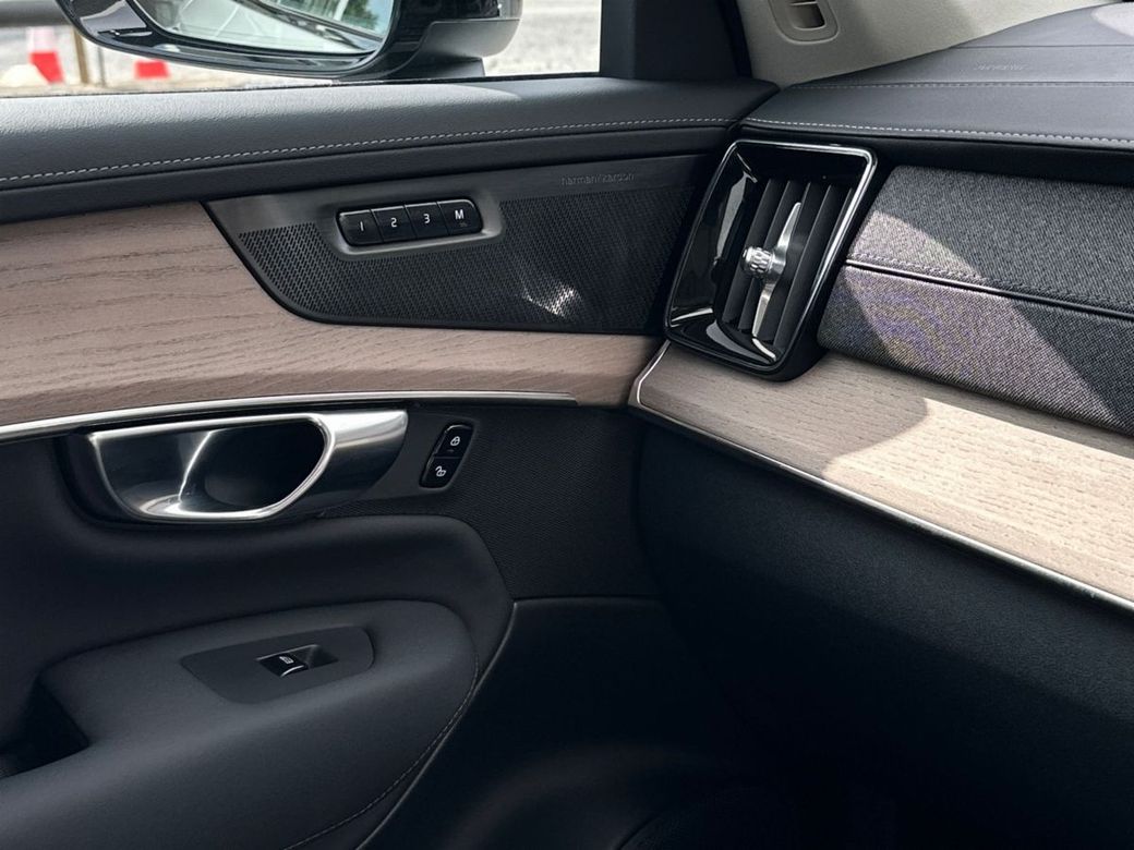 2025 Volvo XC90