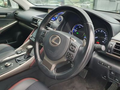 2018 Lexus IS 300h