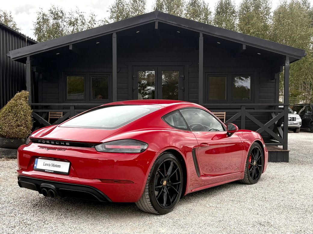 2021 Porsche Cayman