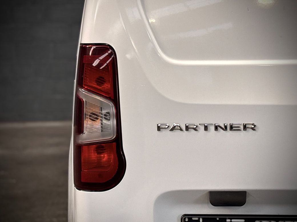 2022 Peugeot Partner
