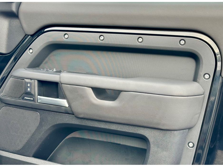 2025 Land Rover Defender