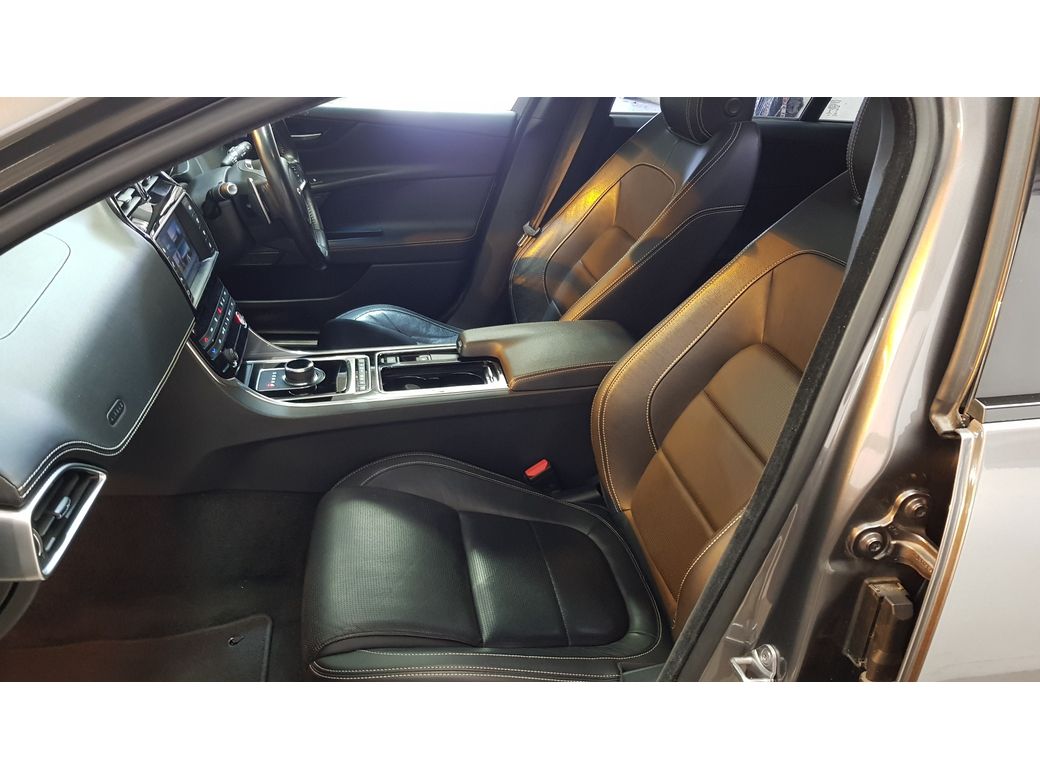 2018 Jaguar XE