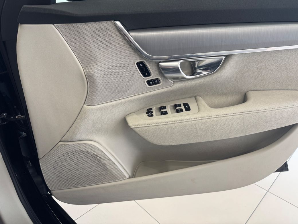 2020 Volvo S90