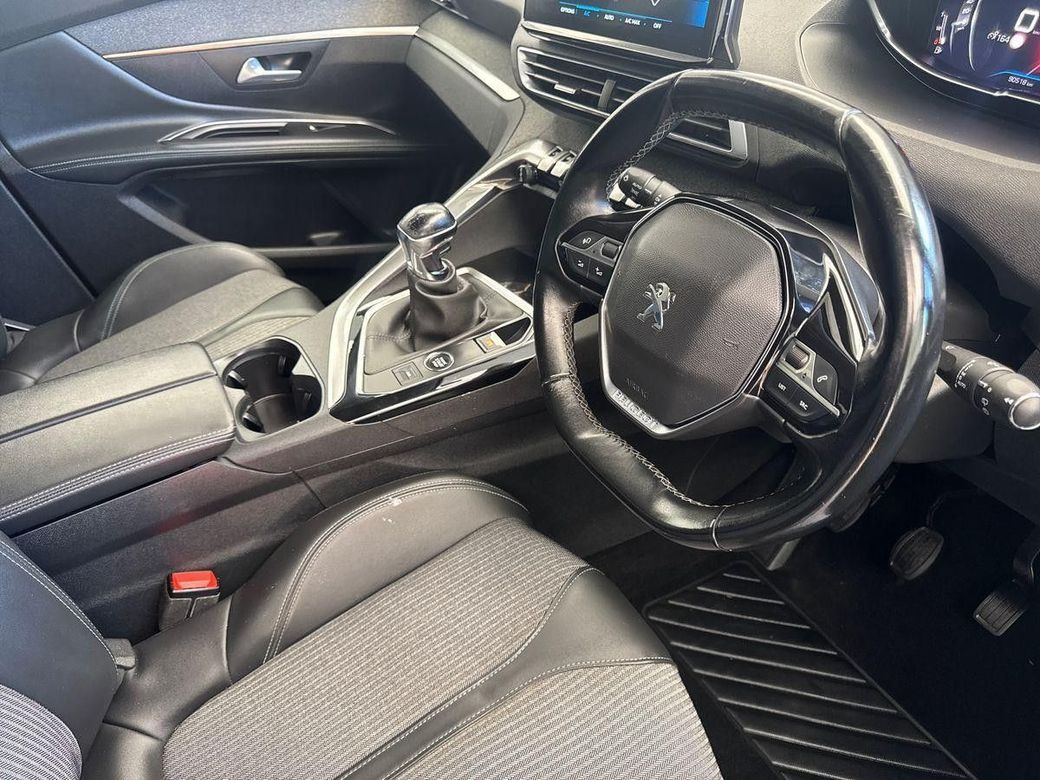 2021 Peugeot 5008