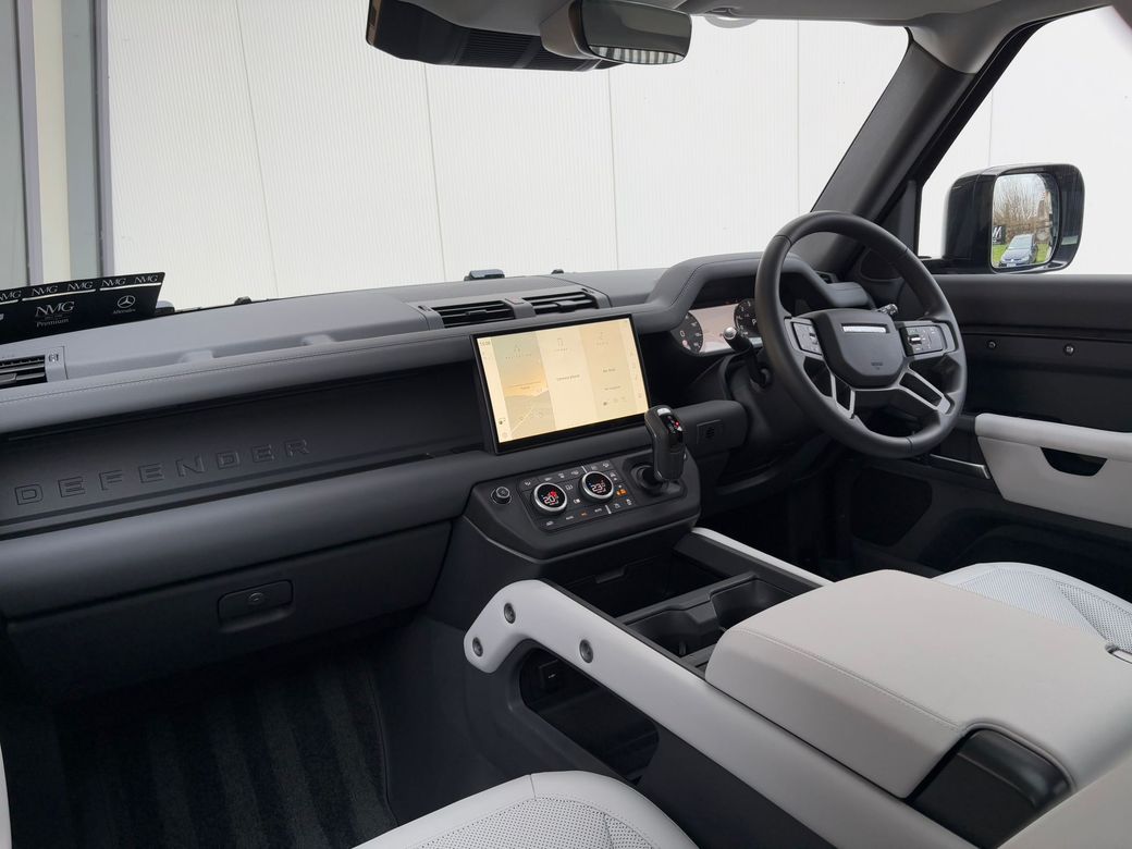 2025 Land Rover Defender