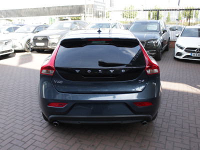 2019 Volvo V40