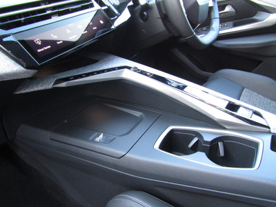 2025 Peugeot 5008
