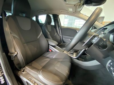 2016 Volvo V40