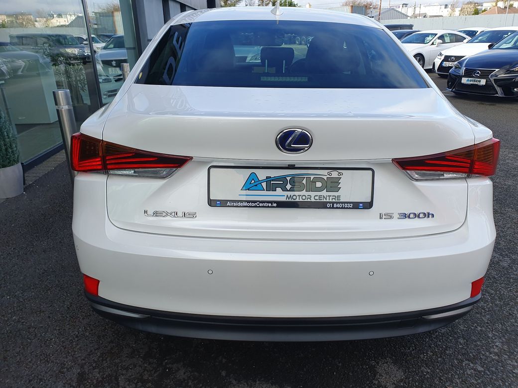 2019 Lexus IS 300h