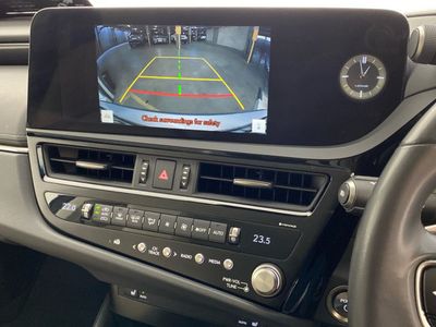 2023 Lexus ES 300h