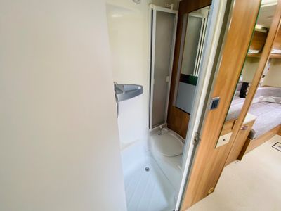 2013 SWIFT  SUNDANCE 582PR LOW PROFILE R.H.D 