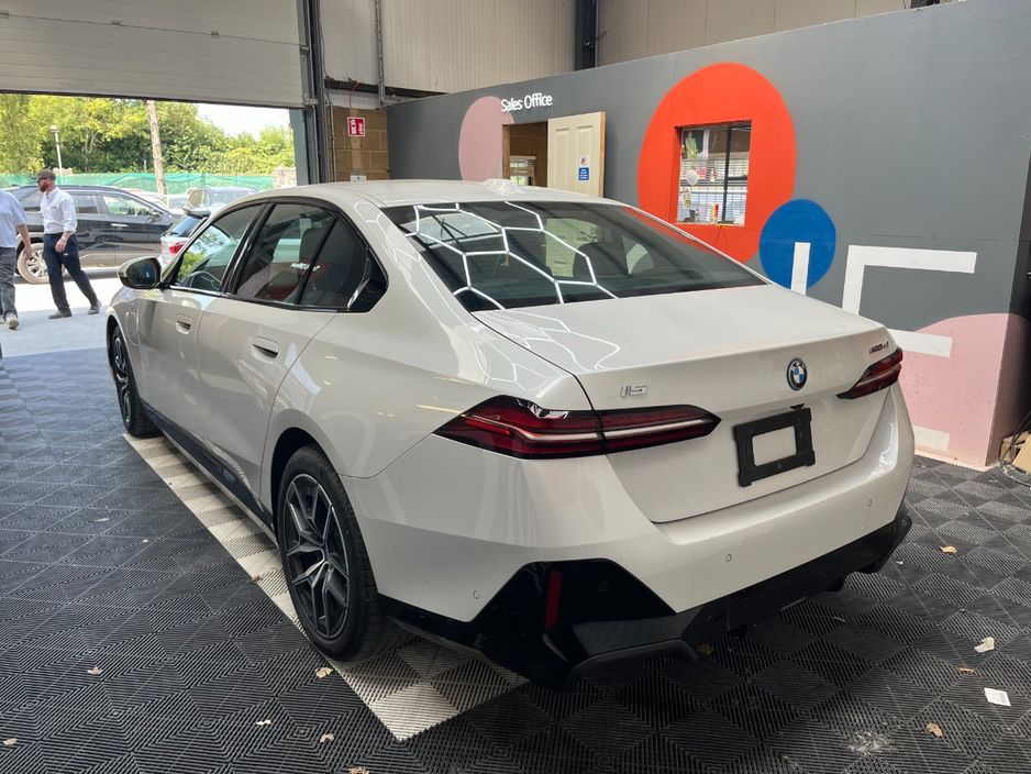 2024 BMW i5