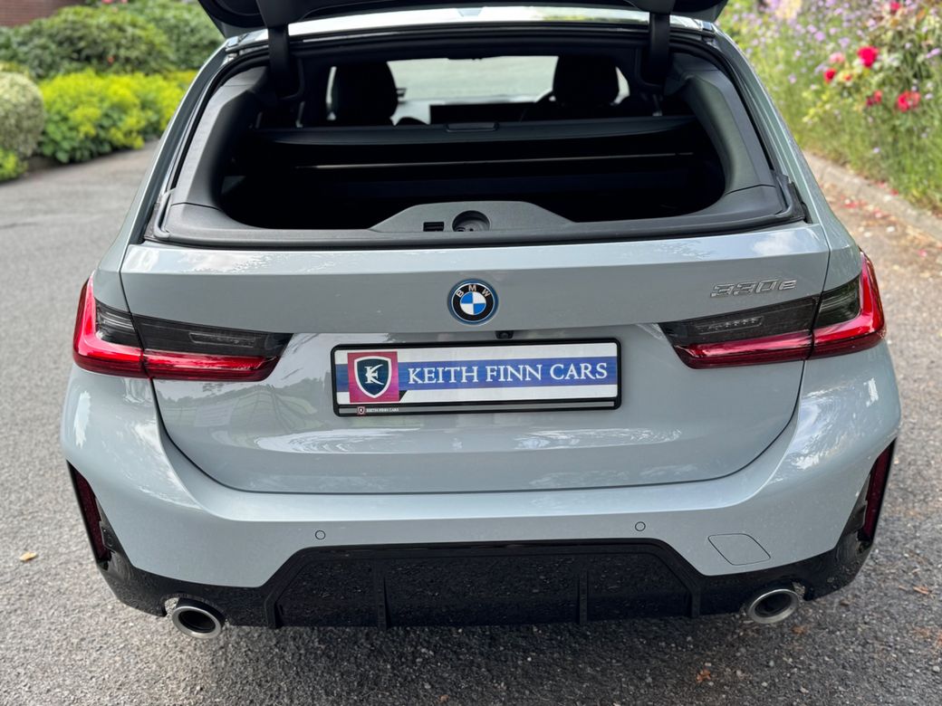 2024 BMW 330