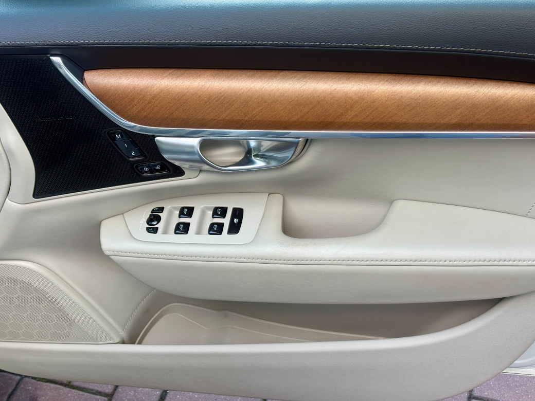 2020 Volvo V90