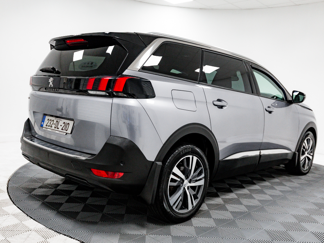 2023 Peugeot 5008