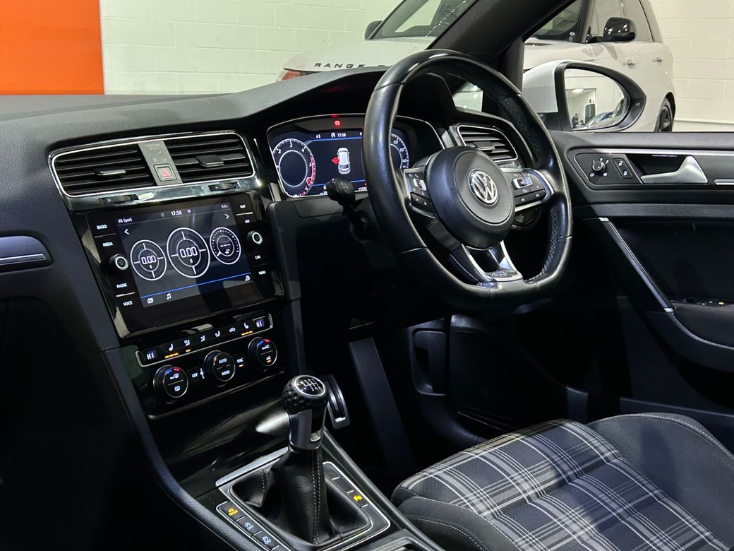 2018 Volkswagen Golf