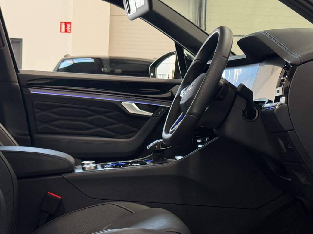 2025 Volkswagen Touareg