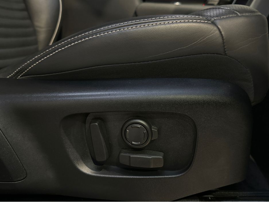 2024 Land Rover Discovery