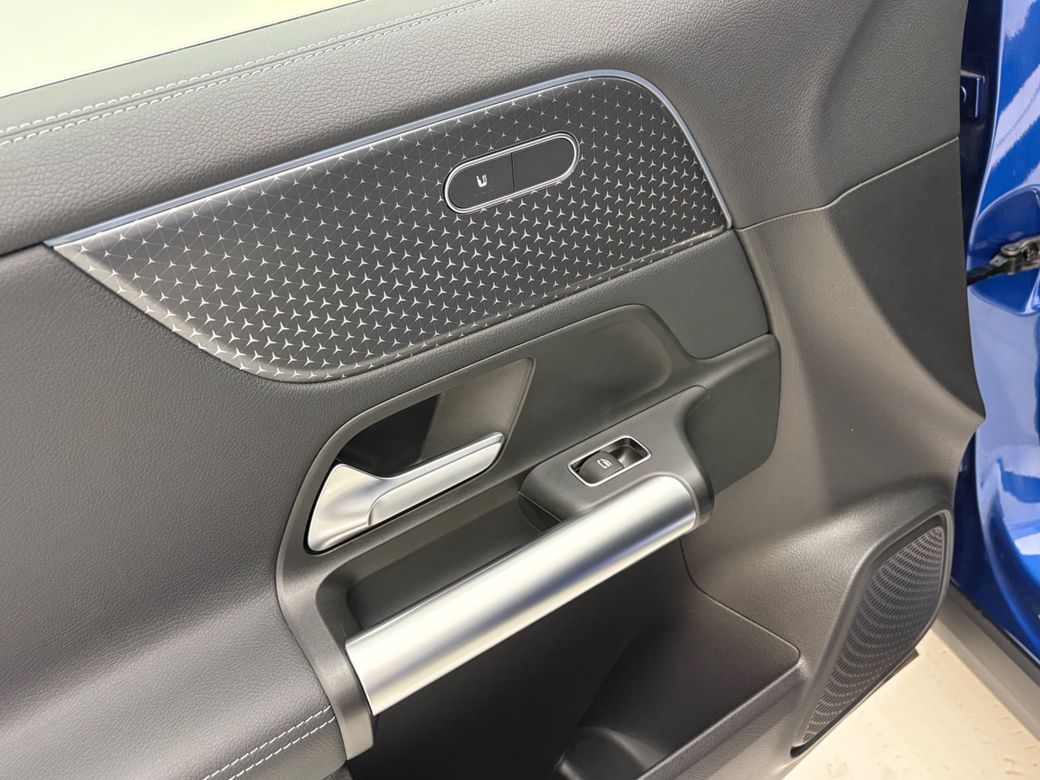 2025 Mercedes-Benz EQA