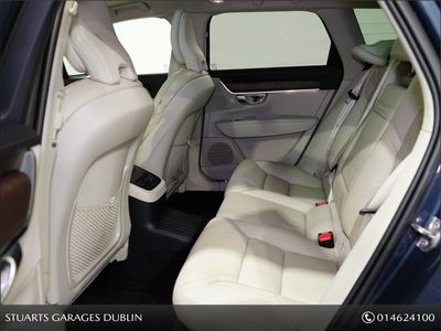 2021 Volvo V90