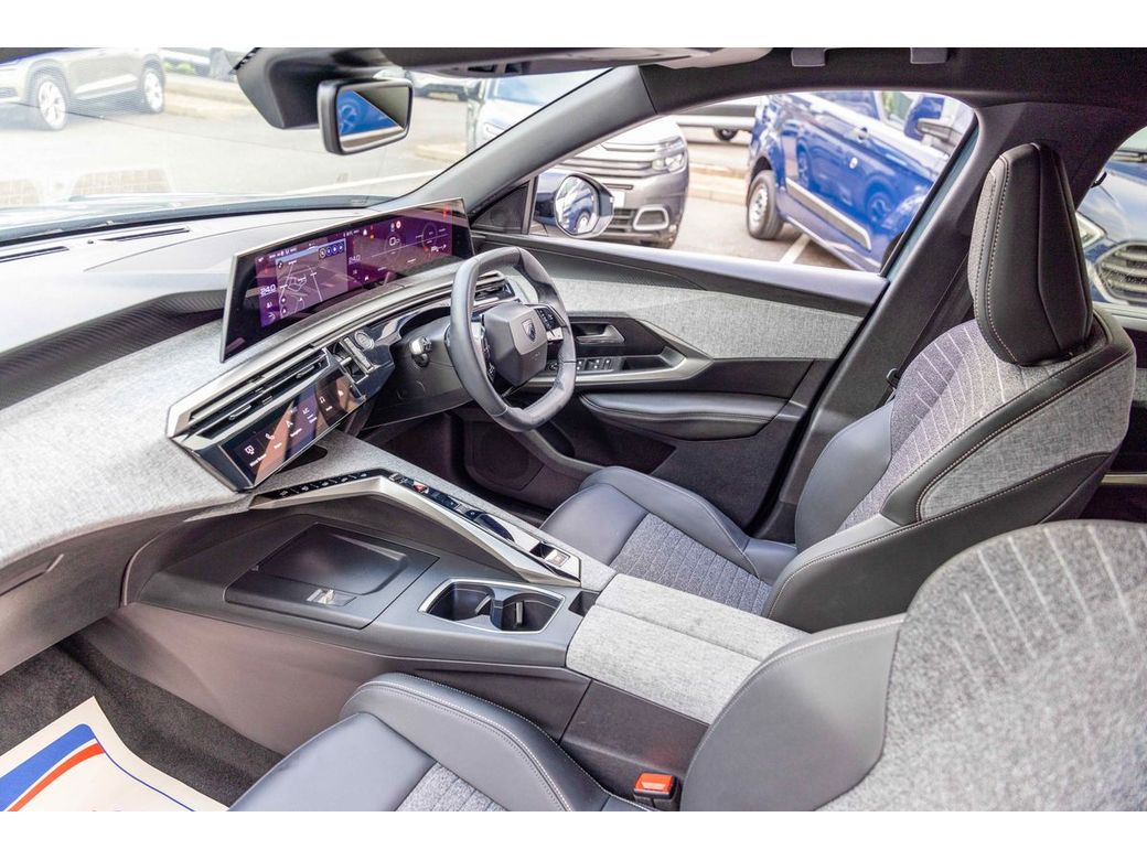 2025 Peugeot 5008