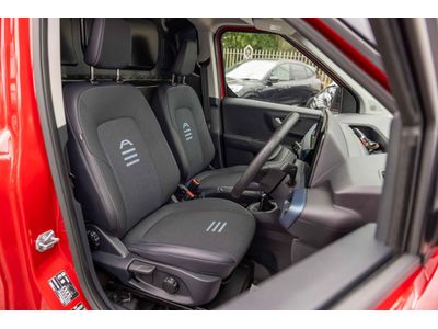 2025 Ford Transit Courier