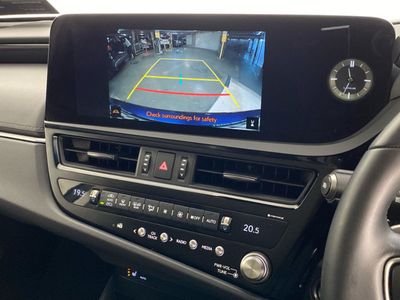 2025 Lexus ES 300h
