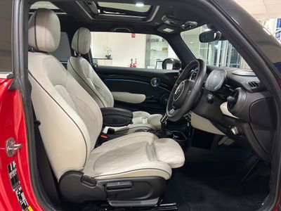 2022 Mini Hatch