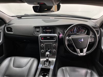 2016 Volvo V60 Cross Country