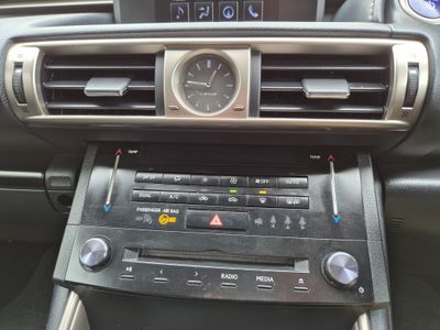 2014 Lexus IS 300h