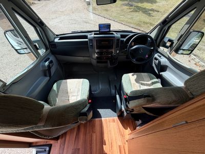 2010 AUTOSLEEPER SUFFOLK LOW PROFILE R.H.D AUTO 